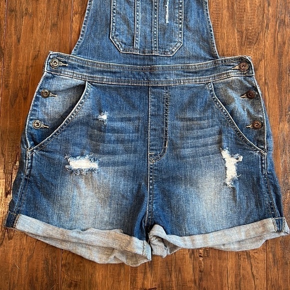 Sneak Peak Distressed Bib Overall Shorts size medium - Picture 3 of 9